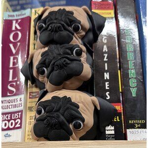 3 Pug Book Nook Bookshelf Decor – 3D Printed Pug Stack Shelf Insert / Book Lover